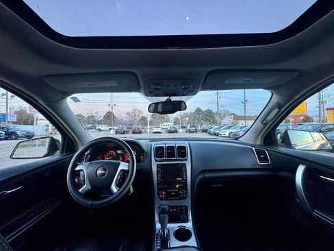 Used 2009 GMC Acadia SLT w/ Technology Package image 17