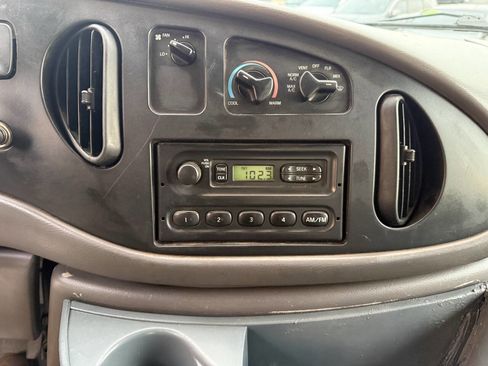 Used 1999 Ford E-350 and Econoline 350 Super Duty image 14