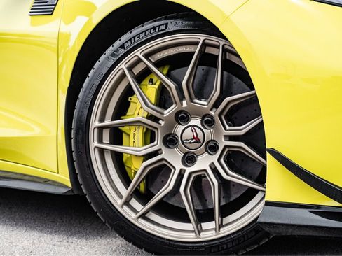 Used 2023 Chevrolet Corvette Z06 w/ Z07 Performance Package RWD image 2