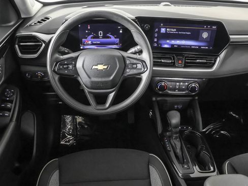 Used 2024 Chevrolet TrailBlazer LT FWD image 36