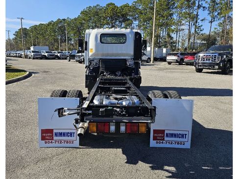 New 2026 Isuzu NPR image 4