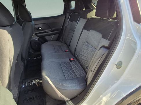 Certified 2025 Nissan Kicks SV AWD/4WD image 16