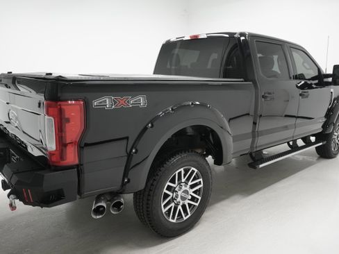 Used 2017 Ford F250 XLT w/ XLT Value Package AWD/4WD image 3