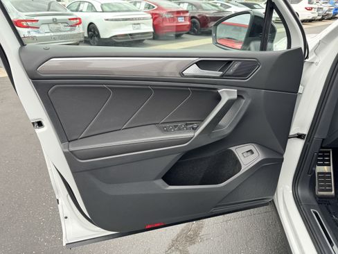Certified 2024 Volkswagen Tiguan SE R-Line FWD image 12