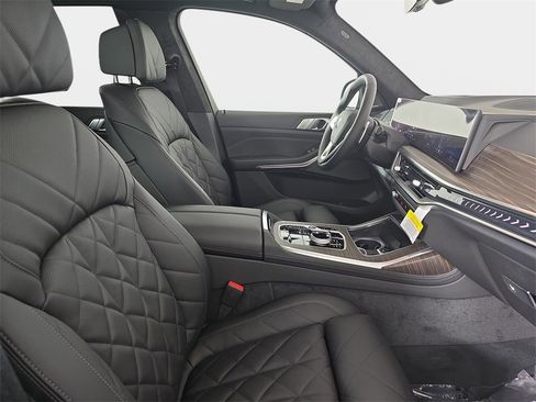 New 2026 BMW X7 xDrive40i image 9