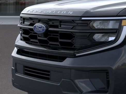 New 2026 Ford Expedition Active image 17