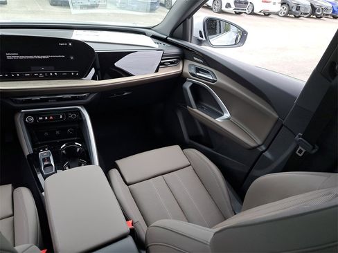 New 2025 Audi Q5 2.0T Premium Plus image 25