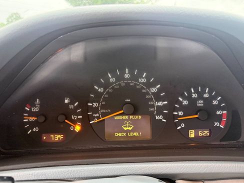 Used 2002 Mercedes-Benz CLK 320 Cabriolet image 14