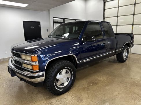 Used 1998 Chevrolet Silverado 1500 4x4 Extended Cab w/ Preferred Equipment Group 2 image 7