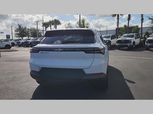 New 2026 Chevrolet Equinox EV LT image 19