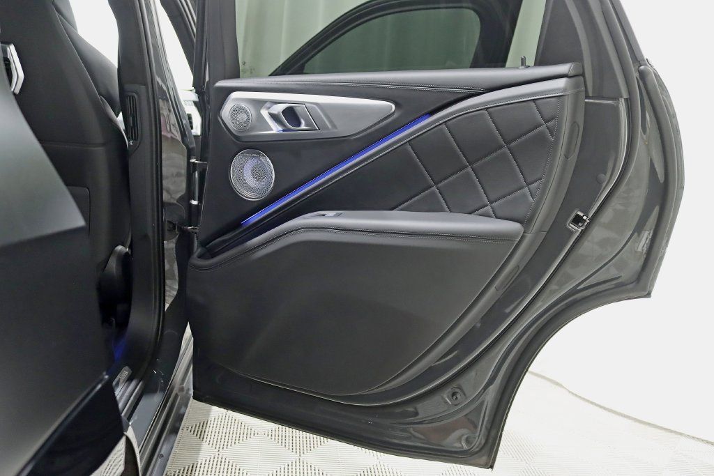 Used 2023 BMW XM AWD/4WD image 39