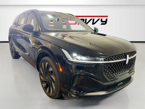 Used 2024 Lincoln Nautilus Reserve w/ Equipment Group 203A AWD/4WD image 1