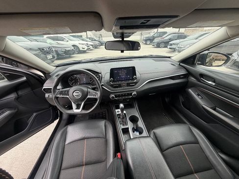 Used 2022 Nissan Altima 2.5 SR w/ Midnight Edition Package FWD image 10