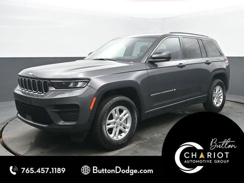 Used 2024 Jeep Grand Cherokee Laredo AWD/4WD image 1