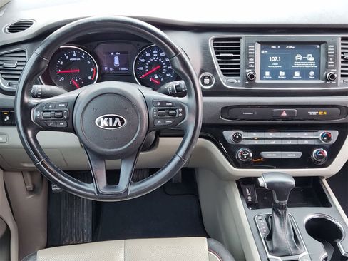 Used 2019 Kia Sedona EX image 25
