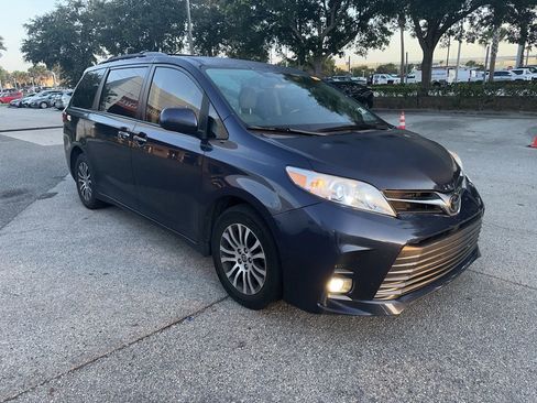 Used 2020 Toyota Sienna XLE FWD image 7