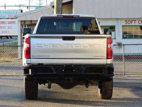 Used 2022 Chevrolet Silverado 2500 Custom w/ Custom Convenience Package AWD/4WD image 7