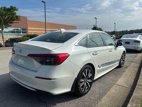 Used 2022 Honda Civic EX image 3