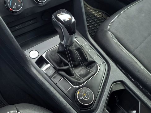 Used 2022 Volkswagen Taos SE image 18