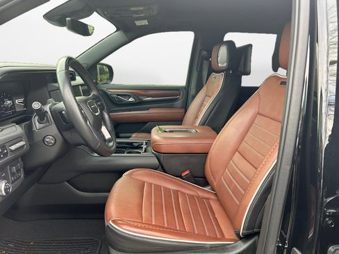 Used 2023 GMC Yukon XL Denali Ultimate image 6