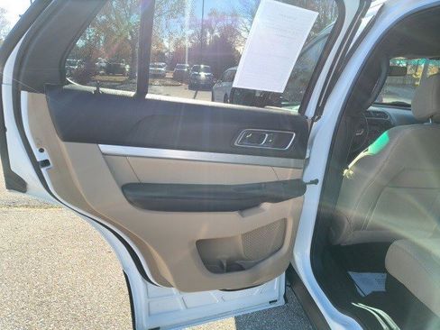 Used 2016 Ford Explorer XLT w/ Equipment Group 201A image 11