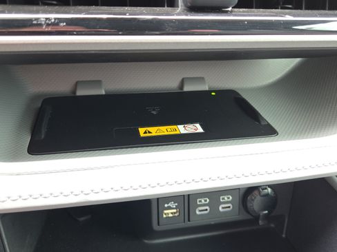 Certified 2024 Toyota Highlander XLE FWD image 25