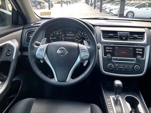 Used 2017 Nissan Altima 2.5 SR w/ Midnight Edition Package image 6