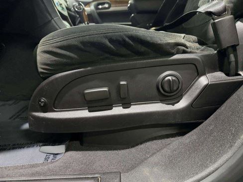 Used 2011 Buick Enclave CX FWD image 23