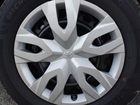 Certified 2026 Toyota Corolla Cross L FWD image 7