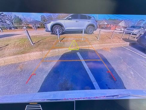 Used 2025 Chevrolet Trax LS w/ LS Convenience Package image 29