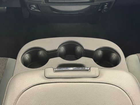 Used 2019 RAM 1500 Classic SLT w/ Luxury Group image 24