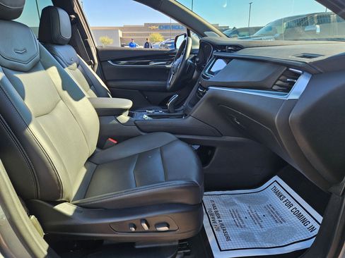 Used 2025 Cadillac XT5 Premium Luxury image 19