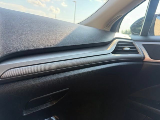 Used 2020 Ford Fusion SE FWD image 30
