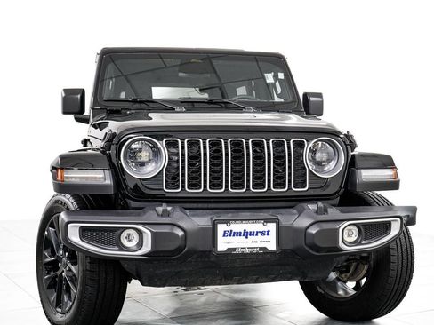 Used 2025 Jeep Wrangler Unlimited Sahara w/ Safety Group AWD/4WD image 3