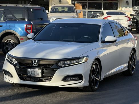 Used 2019 Honda Accord Sport image 2