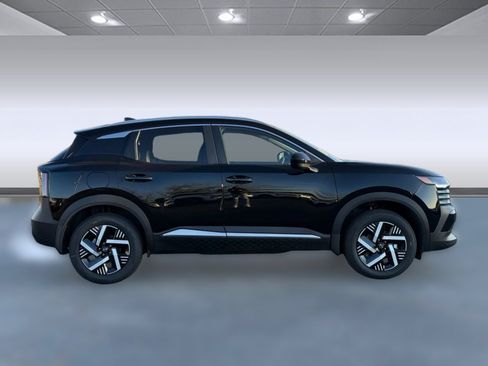 Certified 2026 Nissan Kicks SV w/ SV Premium Package FWD image 10