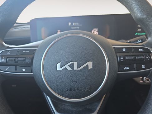 Used 2025 Kia K5 LXS FWD image 11