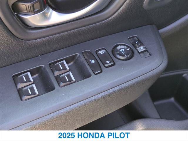 Certified 2025 Honda Pilot Touring image 13