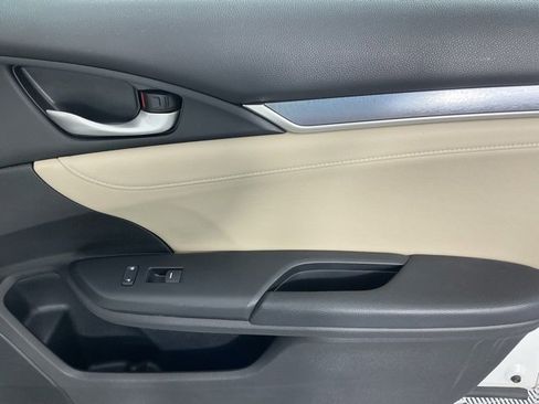 Used 2017 Honda Civic Touring image 13