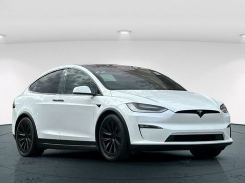 Used 2022 Tesla Model X image 9