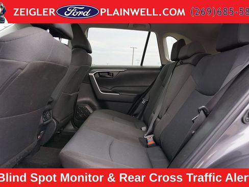 Used 2023 Toyota RAV4 LE AWD/4WD image 11