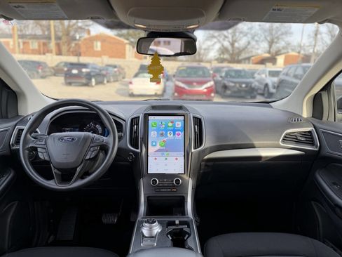 Used 2022 Ford Edge SE w/ Black Appearance Package AWD/4WD image 9