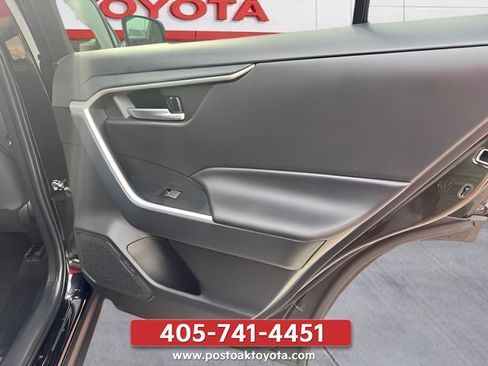 Used 2025 Toyota RAV4 XLE FWD image 24
