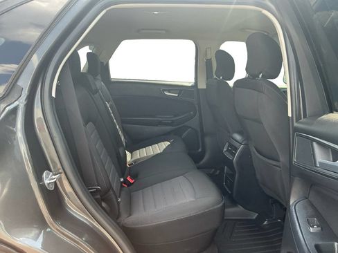 Used 2019 Ford Edge SE FWD image 23