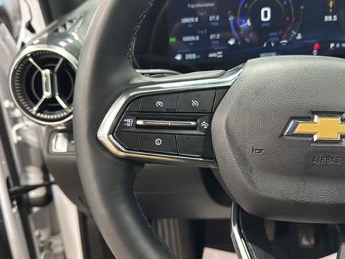 Used 2025 Chevrolet Equinox LT image 11