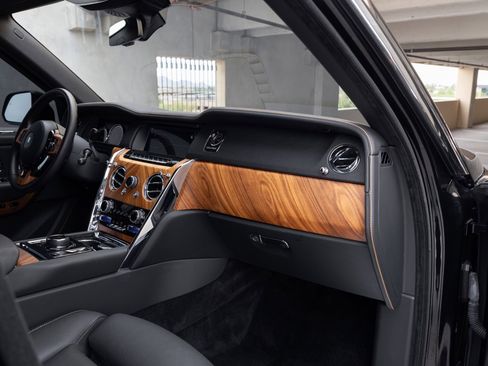 Used 2021 Rolls-Royce Cullinan image 43