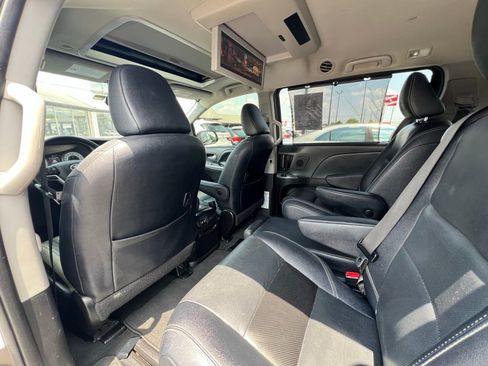 Used 2020 Toyota Sienna SE Premium image 13