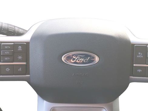 Used 2022 Ford Expedition Limited image 20