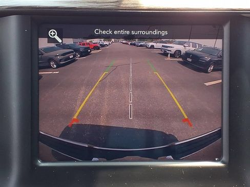 Used 2019 RAM 1500 Laramie AWD/4WD image 10
