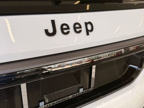 New 2026 Jeep Grand Wagoneer Limited AWD/4WD image 40